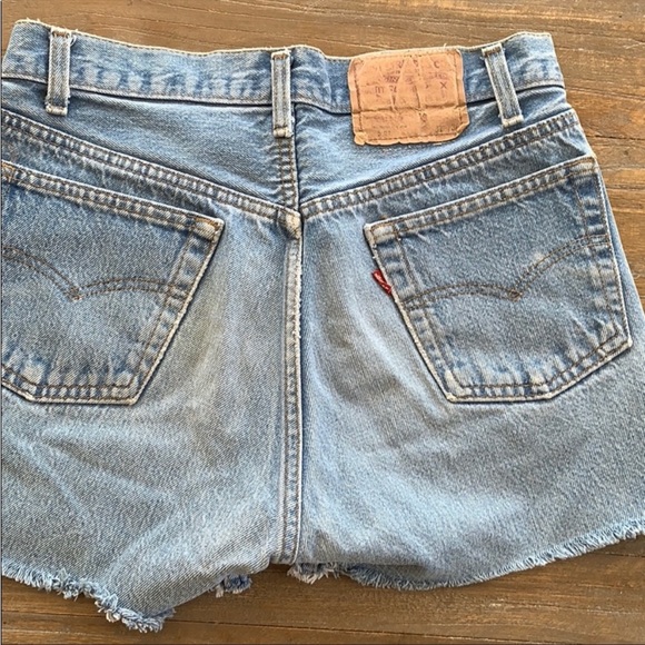 Levi’s Festival Cutoff Embellished Denim Shorts 27 4 26 Flower Power Woodstock - Picture 2 of 12